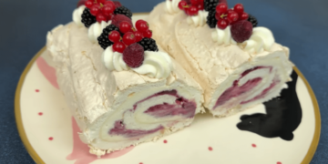 Не выбрасывайте это сокровище: 3 шикарных рецепта сладкого из белков, оставшихся после пасок (ВИДЕО)