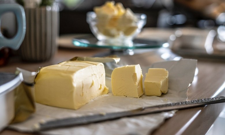 Одно слово на пачке выдает подделку: на что обратить внимание, покупая масло