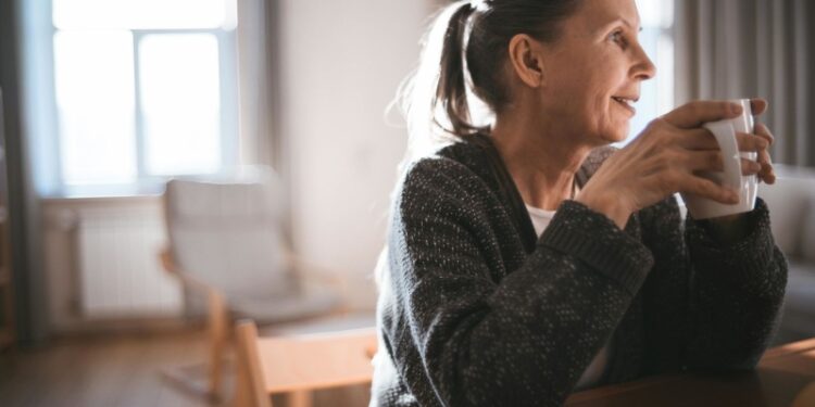 Право на розтягнутий светр: що насправді видає жіночий вік і як перестати з цим боротися