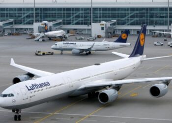 У Німеччині масштабні скасування рейсів через страйк бортпровідників Lufthansa
