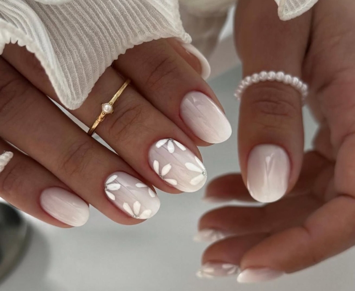 Безпрограшний варіант на літо: цей манікюр пасує усім