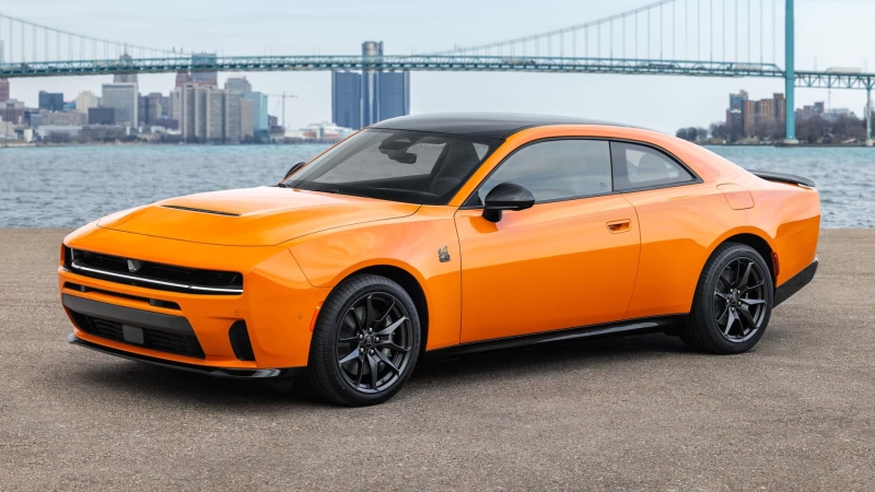 Dodge Charger їде в Європу: американська міць без V8 та з «сюрпризом» під капотом