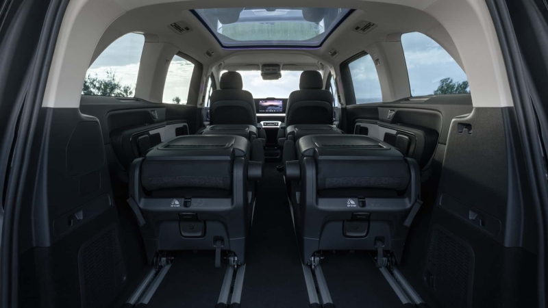 Mercedes-Benz VLE: коли мінівен дуже хоче бути лімузином (і в нього виходить)