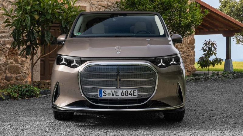 Mercedes-Benz VLE: коли мінівен дуже хоче бути лімузином (і в нього виходить)