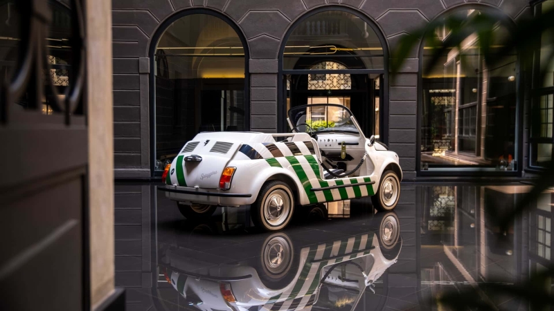 Spiaggina Stripes: як Garage Italia перетворили авто на готельний аксесуар