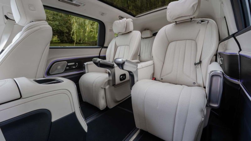 Mercedes-Benz VLE: коли мінівен дуже хоче бути лімузином (і в нього виходить)
