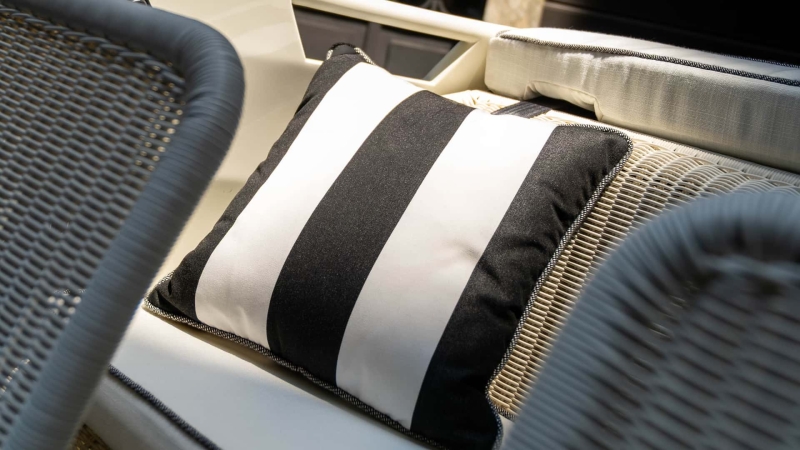 Spiaggina Stripes: як Garage Italia перетворили авто на готельний аксесуар