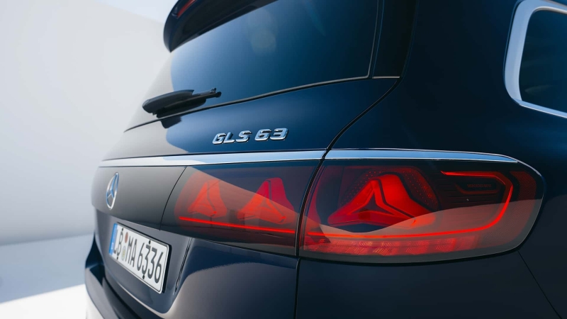 Mercedes-AMG GLS 63 2026: коли «вітальня» на колесах отримує серце від суперкара