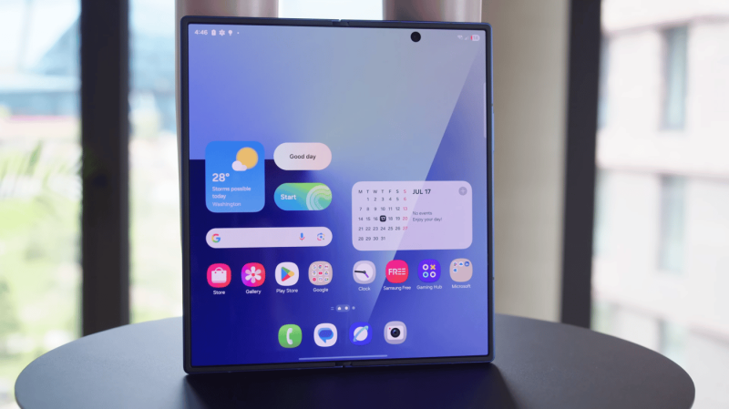 Скільки насправді можуть прослужити складані Android-смартфони