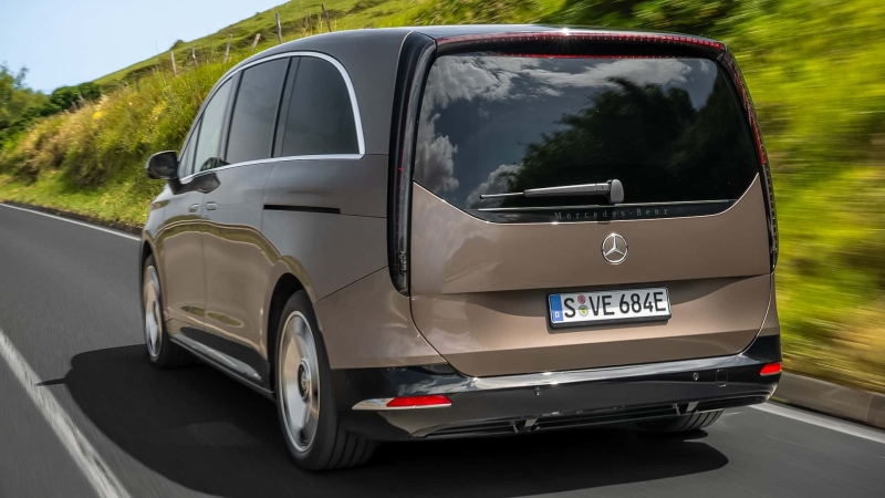 Mercedes-Benz VLE: коли мінівен дуже хоче бути лімузином (і в нього виходить)