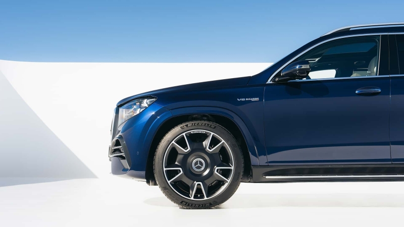 Mercedes-AMG GLS 63 2026: коли «вітальня» на колесах отримує серце від суперкара