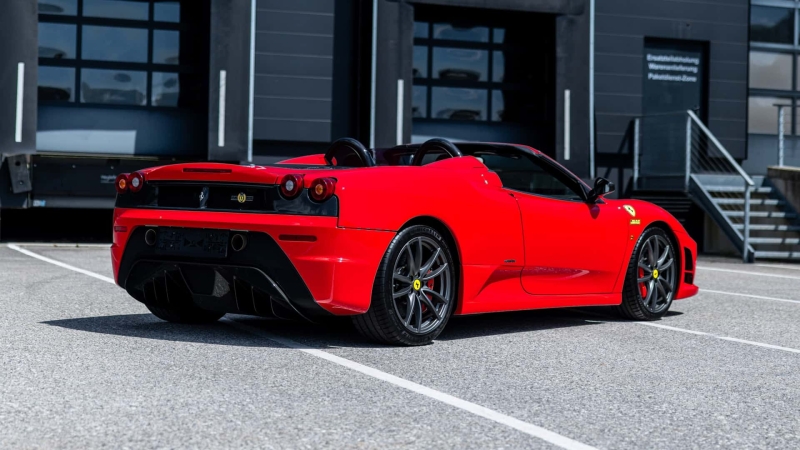 Ferrari Scuderia Spider 16M: колекційний привид епохи перемог виходить на торги