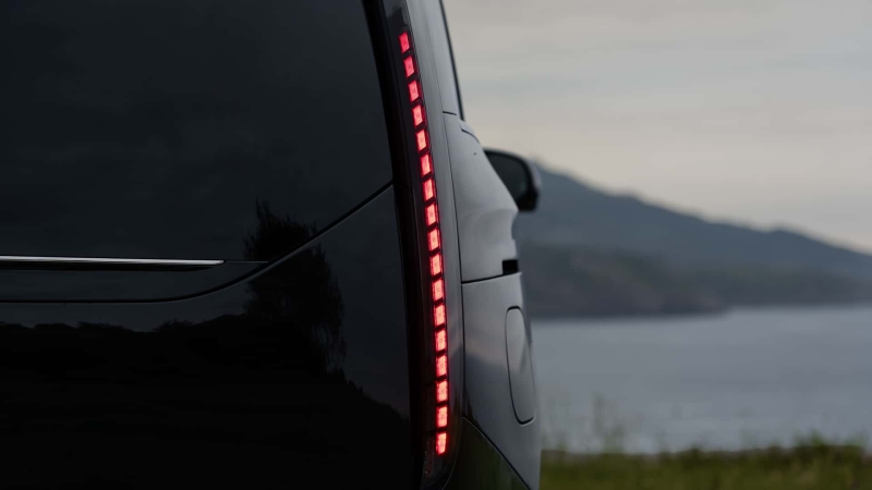 Mercedes-Benz VLE: коли мінівен дуже хоче бути лімузином (і в нього виходить)