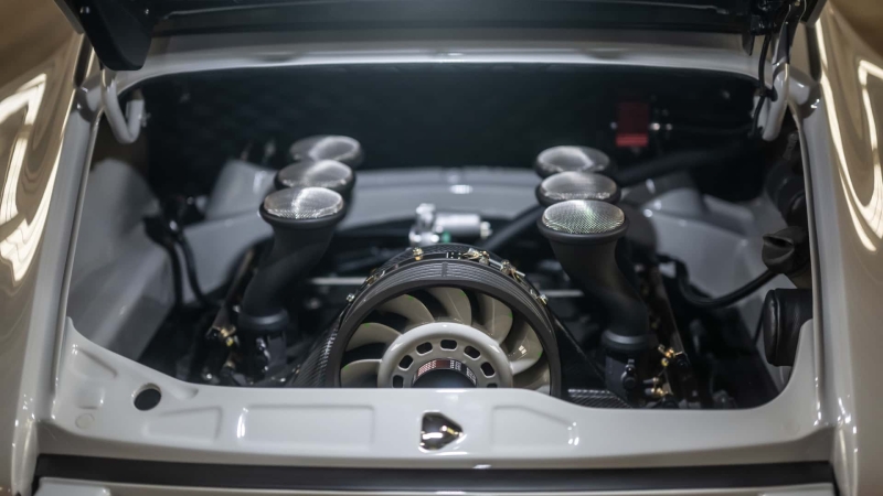 Рестомод Porsche 911 (964) Theon Design: вуглепластик та 6000 годин ручної роботи