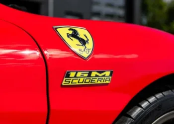 Ferrari Scuderia Spider 16M: колекційний привид епохи перемог виходить на торги