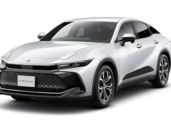 Toyota Crown: японський «імператор» готує масштабний апдейт для всієї родини