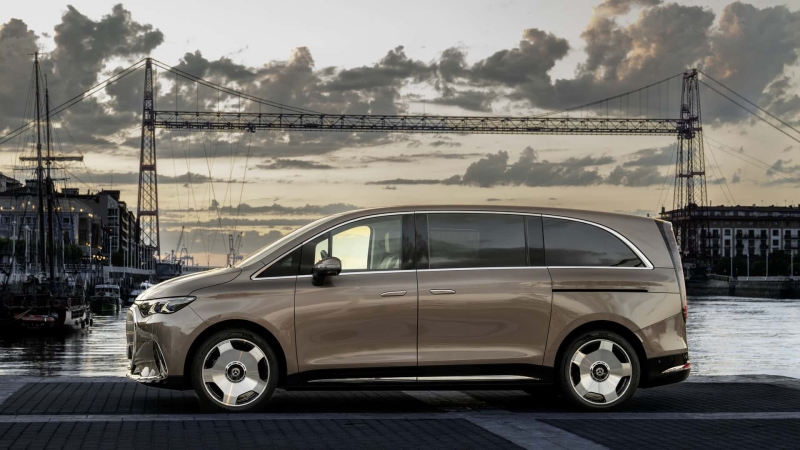 Mercedes-Benz VLE: коли мінівен дуже хоче бути лімузином (і в нього виходить)