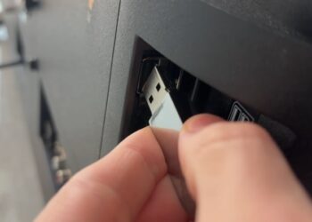 USB-порт у телевізорі: які пристрої можна і не можна підключати