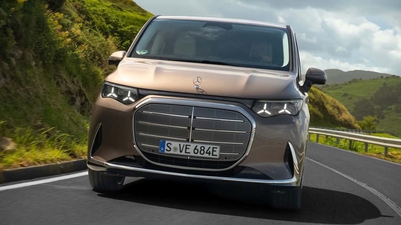 Mercedes-Benz VLE: коли мінівен дуже хоче бути лімузином (і в нього виходить)