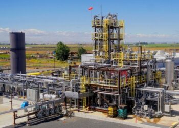 CO₂ більше не викид, а сировина для польотів: у США запрацював перший завод по виробленню авіапалива з уловленого вуглекислого газу