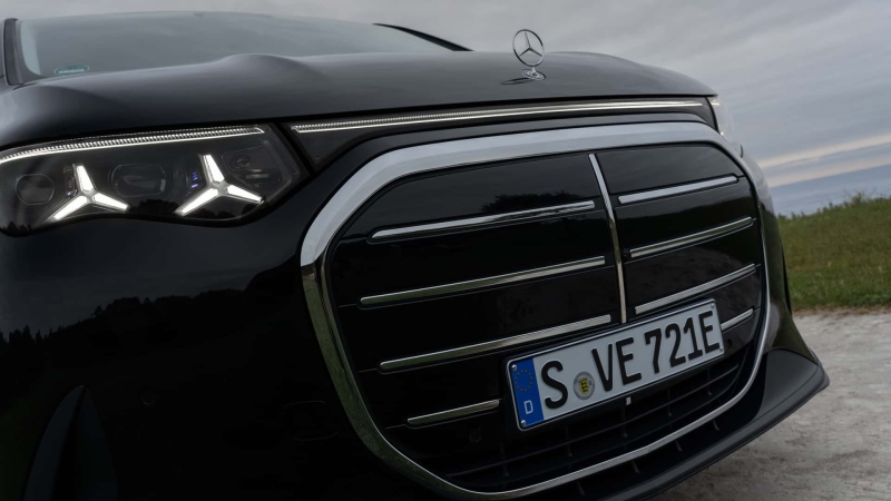 Mercedes-Benz VLE: коли мінівен дуже хоче бути лімузином (і в нього виходить)