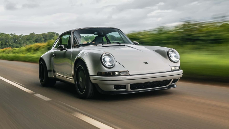 Рестомод Porsche 911 (964) Theon Design: вуглепластик та 6000 годин ручної роботи
