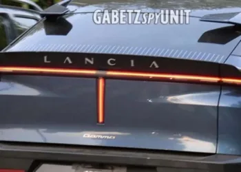 Lancia Gamma 2026: італійський флагман виїхав на дороги без масок