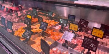 Супермаркети вигідно переписали ціни на продукти: що коштує дешевше