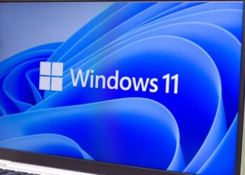 Ентузіаст встановив Windows 11 на ПК 20-річної давнини з DDR1