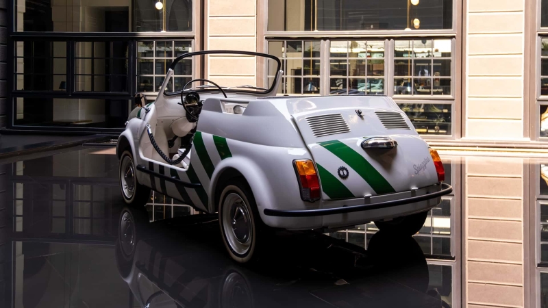 Spiaggina Stripes: як Garage Italia перетворили авто на готельний аксесуар