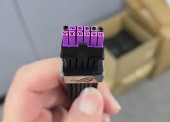 Маркетинг vs реальність: кабель ASUS ROG Equalizer за $50 для захисту 16-контактних роз’ємів згорів