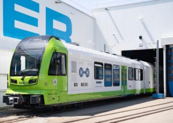 Перший у світі вузькоколійний водневий потяг запустять у Сардинії