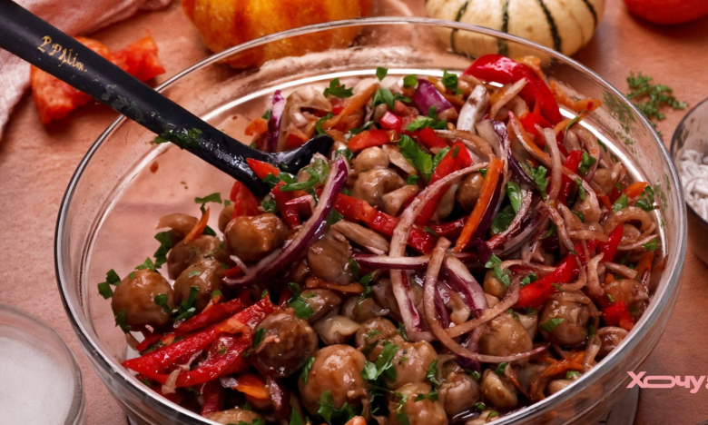 С такими грибочками гости забудут о мясе: как приготовить яркую закуску из шампиньонов (ВИДЕО)