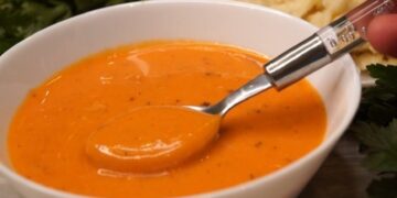 Самая вкусная “бабушкина” подливает к любому гарниру: без мяса и всего за 5 минут (РЕЦЕПТ)