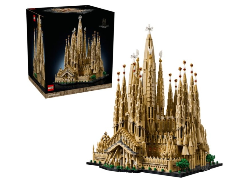Є навіть вітражі: LEGO випустила найбільший набір в історії — понад 12 000 деталей