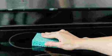 Подряпин більше не буде: як і чим найкраще чистити індукційну плиту