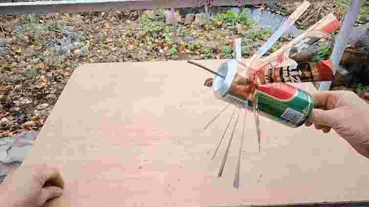 Відлякувач кротів можна зробити зі звичайної банки з-під пива: покрокова інструкція