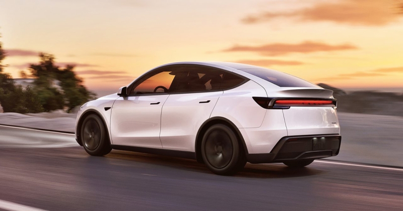 Tesla знову відкладає дебют доступної моделі - Reuters