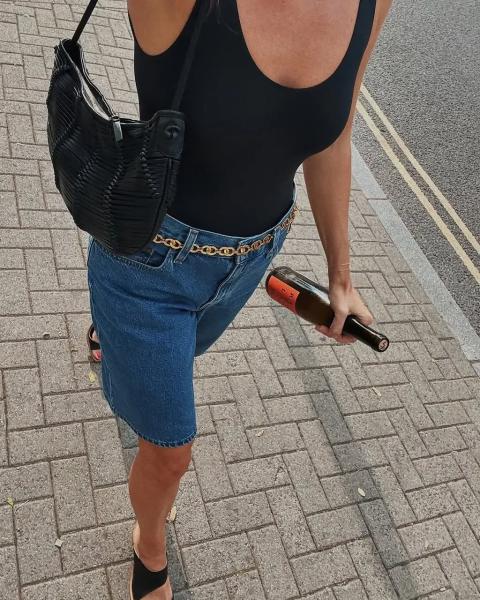 Без дірок і потертостей: які джинси будуть модними влітку