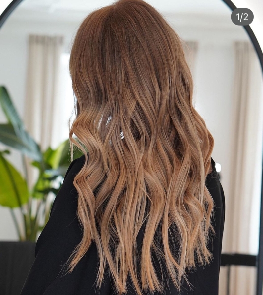 Блонд «крем-брюле»: трендове фарбування осені та зими 2024/25