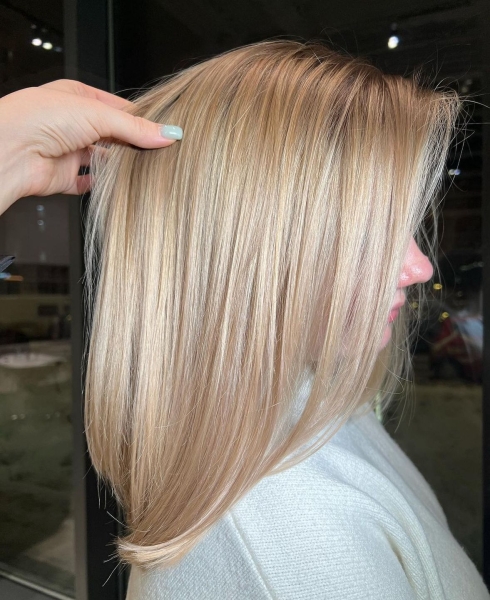 Блонд «крем-брюле»: трендове фарбування осені та зими 2024/25