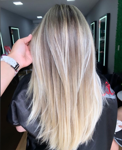 Блонд «крем-брюле»: трендове фарбування осені та зими 2024/25