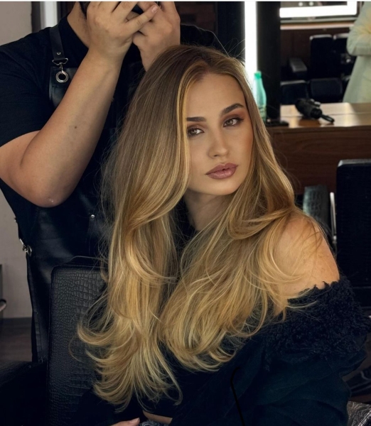 Блонд «крем-брюле»: трендове фарбування осені та зими 2024/25