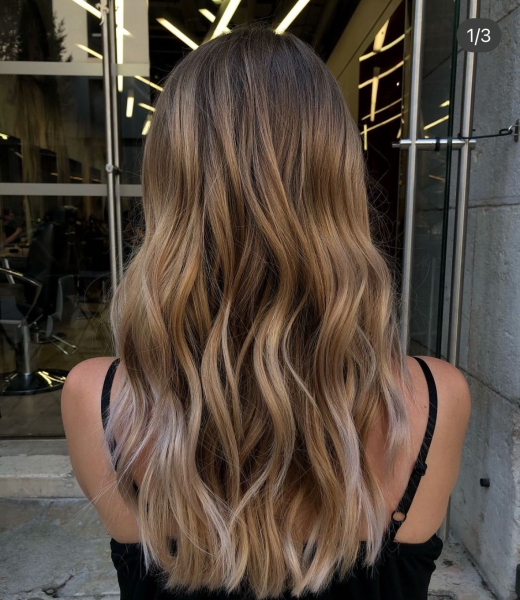 Блонд «крем-брюле»: трендове фарбування осені та зими 2024/25