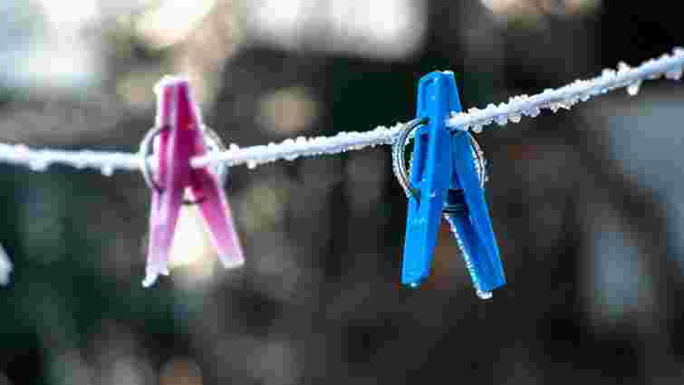 Позбуваємося пилових кліщів: які речі варто сушити взимку на вулиці