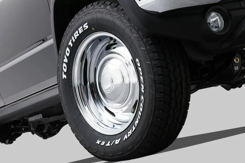 Із Suzuki Jimny зробили ретро-позашляховик у стилі Chevrolet K5 Blazer