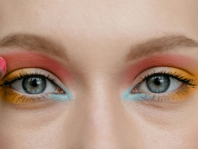 Як зробити макіяж очей стійким на весь день