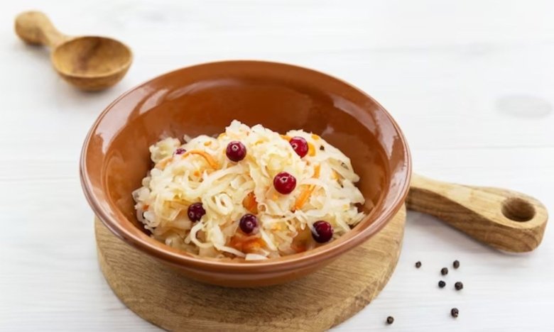 Капуста станет серой и неаппетитной: в какой посуде нельзя квасить