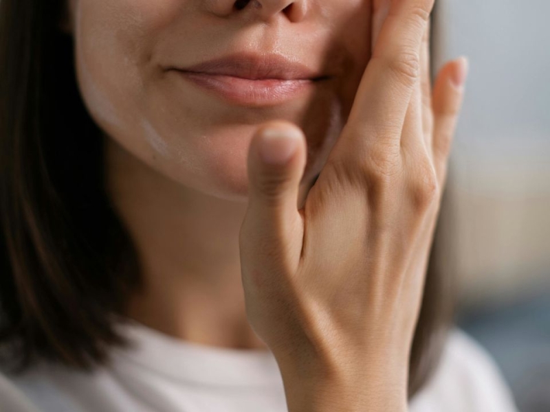 Косметика без ілюзій: чому різниця між дешевим і дорогим кремом менша, ніж здається