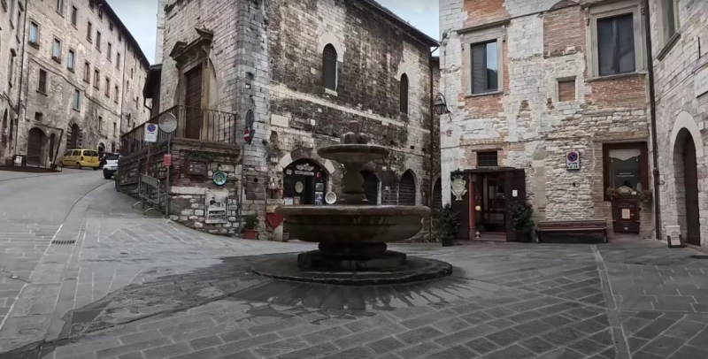 "Маленький Рим" без натовпів туристів: чим дивує стародавній Губбіо в Італії